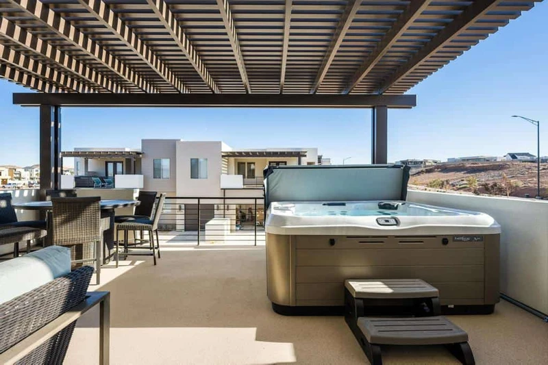 3rd Floor Balcony