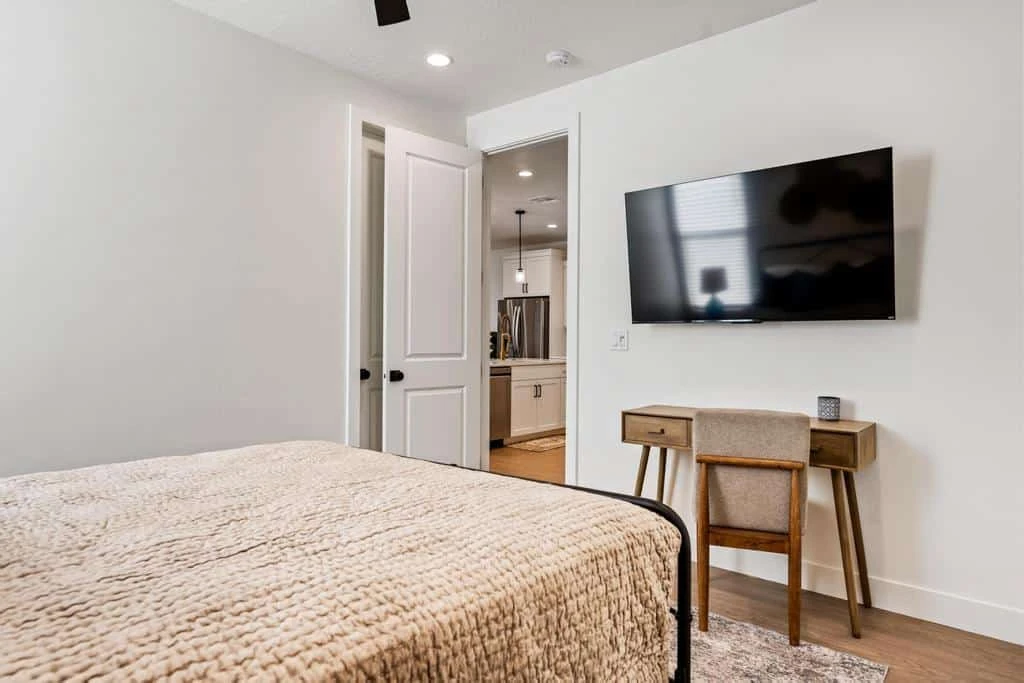 Queen Bedroom