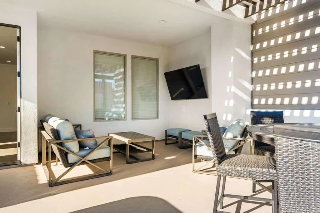 2nd Floor Patio