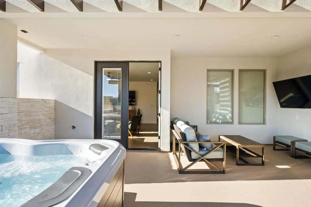 2nd Floor Patio