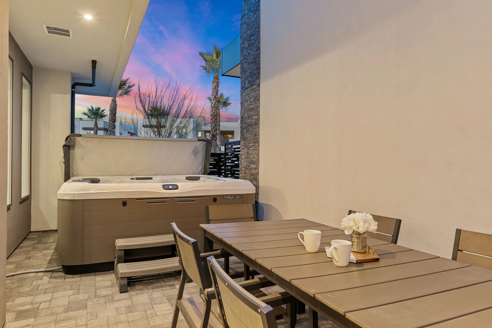 Private Hot Tub Main Level Side Yard