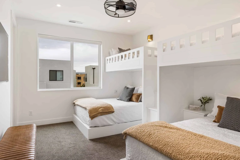 2T/Q Bunk Room