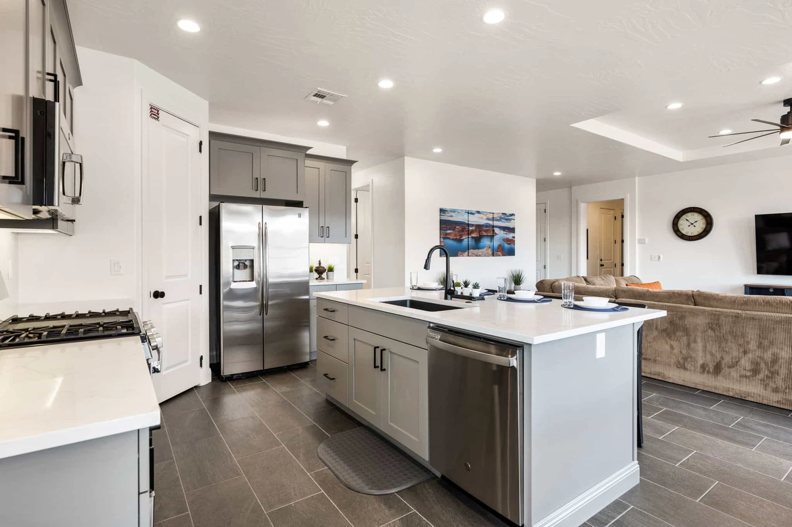 Fully Furnished Kitchen