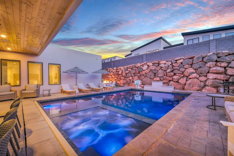Private Pool and Hot Tub