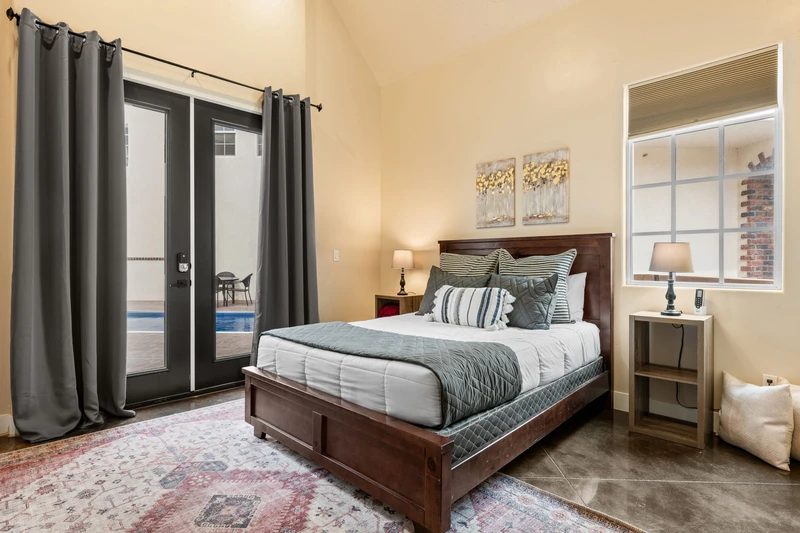 Casita - Queen Bed