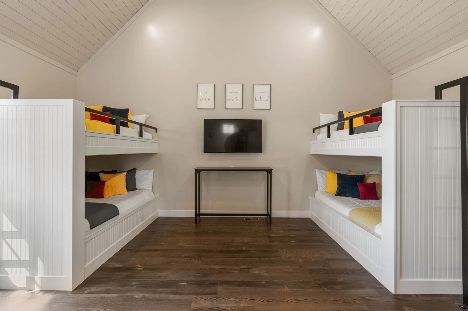 3 Full/Full Bunks, 1 Twin Bunk Room