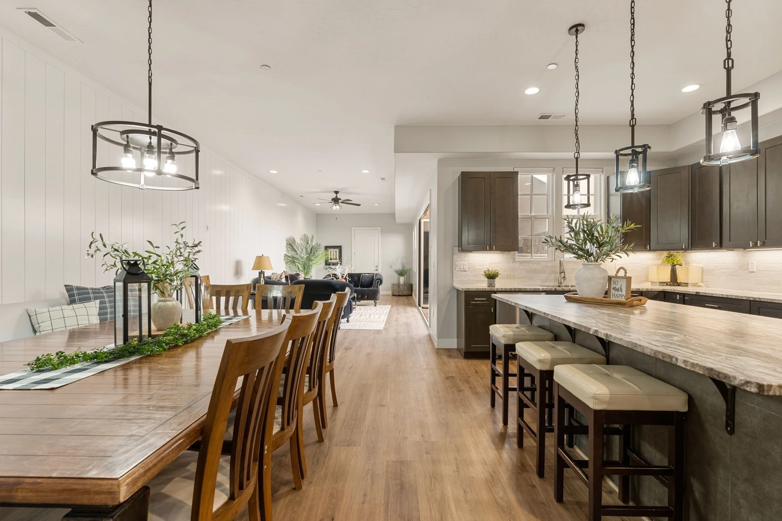 Fully Equipped Kitchen + Dining Room
