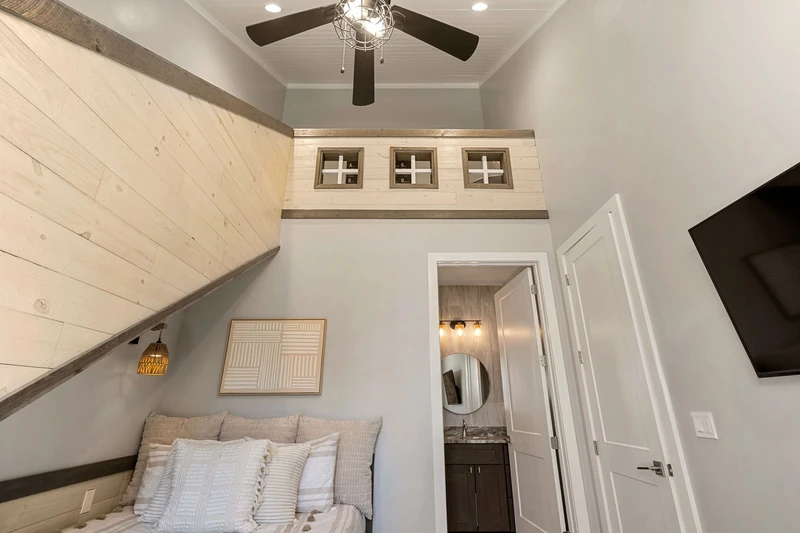 Queen Bedroom with Loft