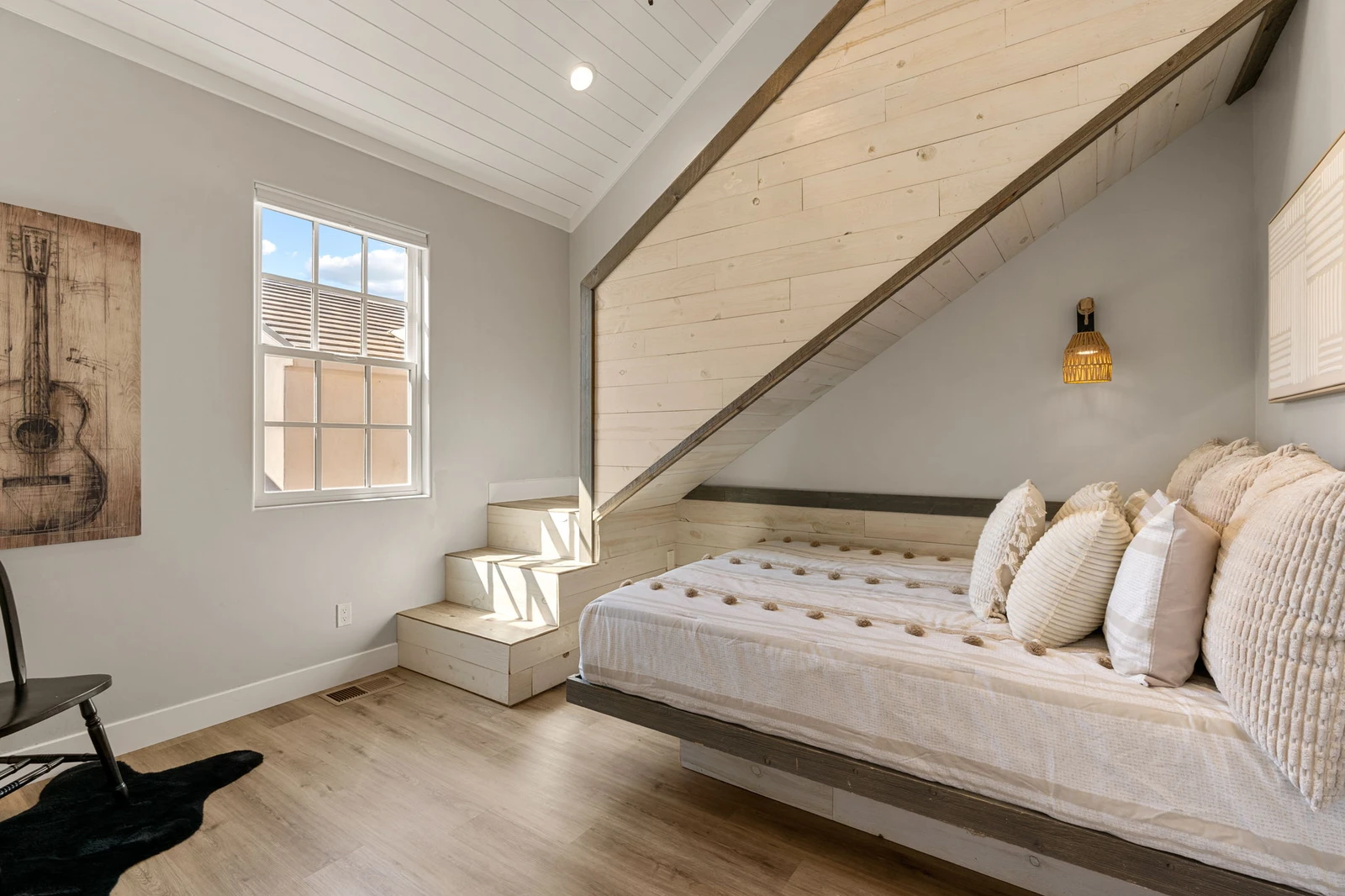 Queen Bedroom Second Floor