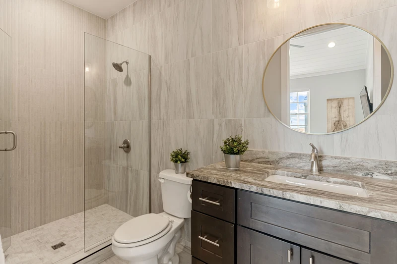 Queen Bedroom Bathroom