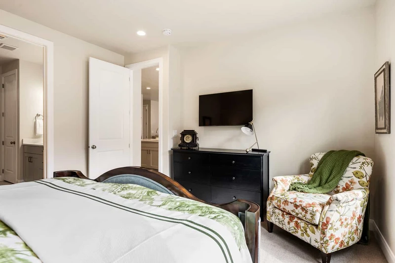 King Bedroom
