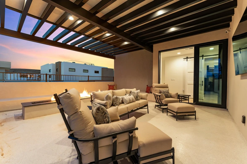 Cover Deck Seating and Fire Table