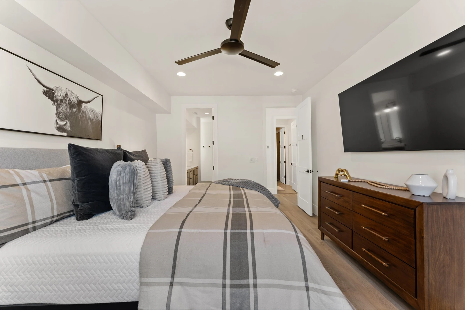 King Bedroom