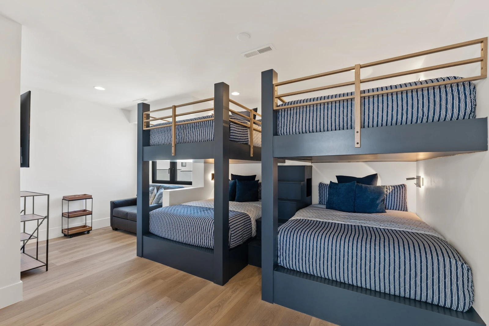 2 Queen over Queen Bunk Room