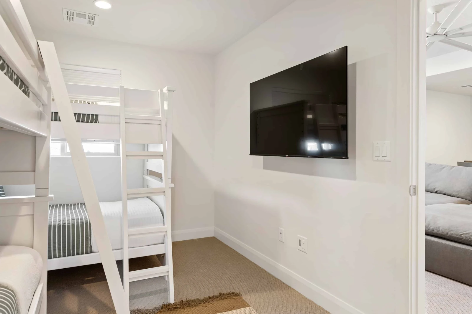 Twin/Twin Bunk Beds