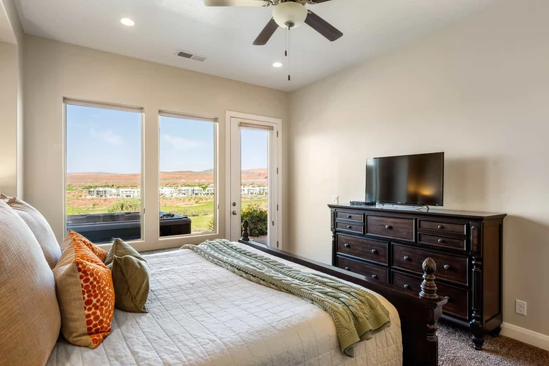 Master King Bedroom