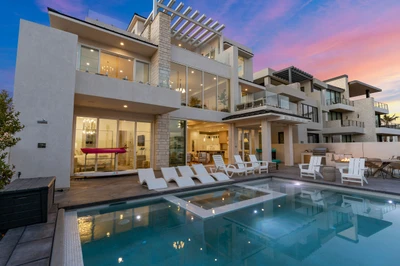 The Beach Front Private Pool & Hot Tub