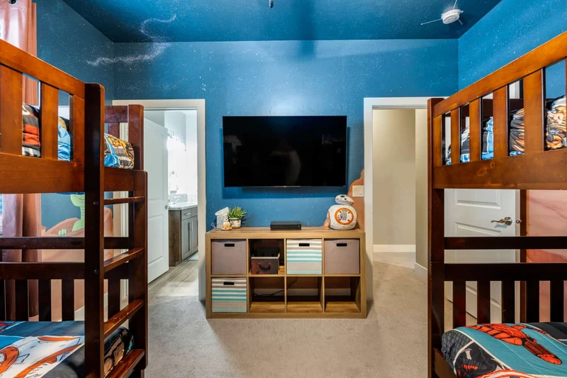 TV in 2 Twin/Twin Bunk Room