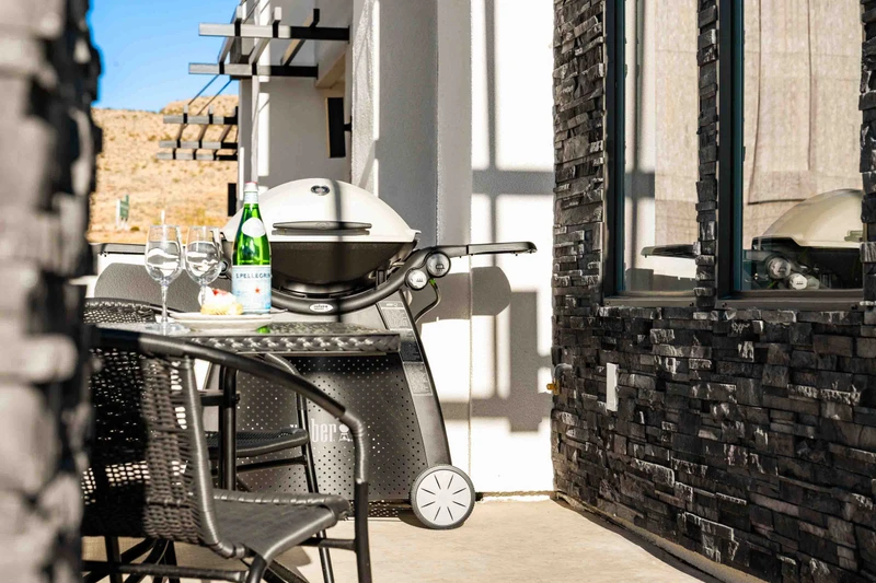 Grill & Patio