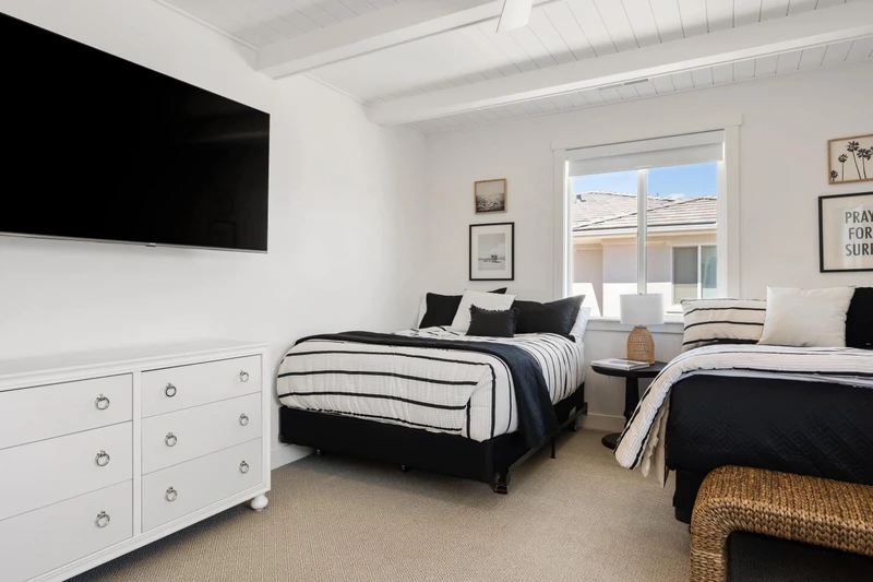 2 Queen Bedroom