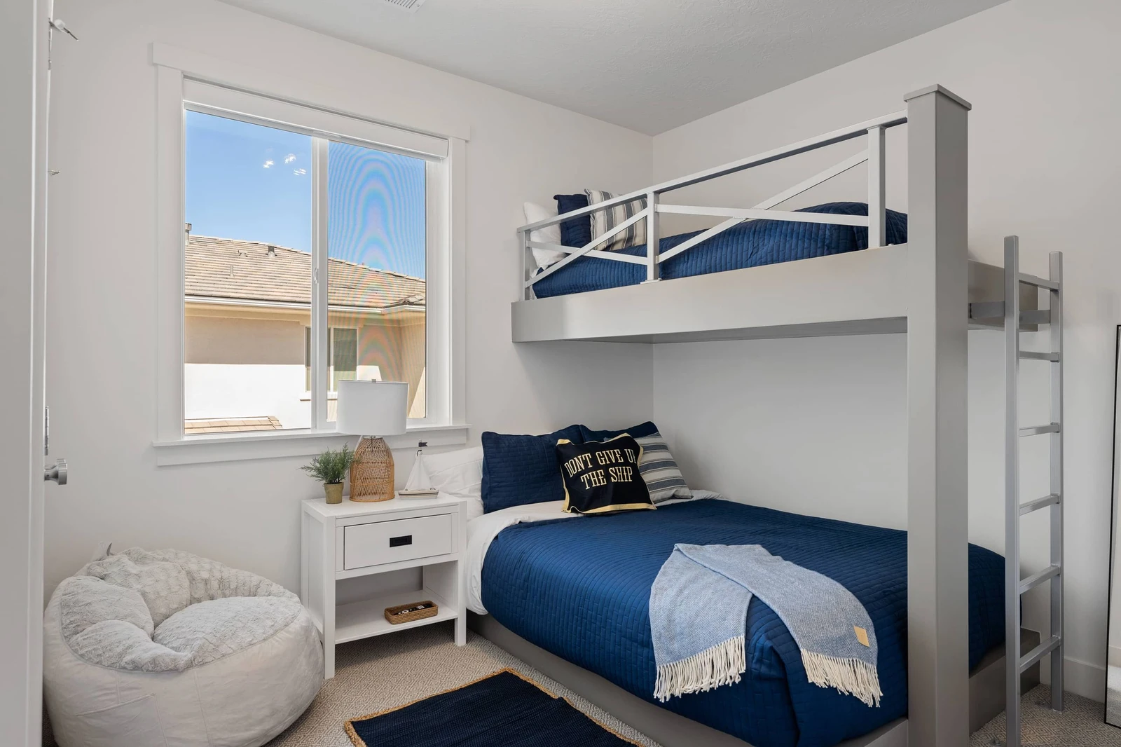 Twin/Queen Bunk Room