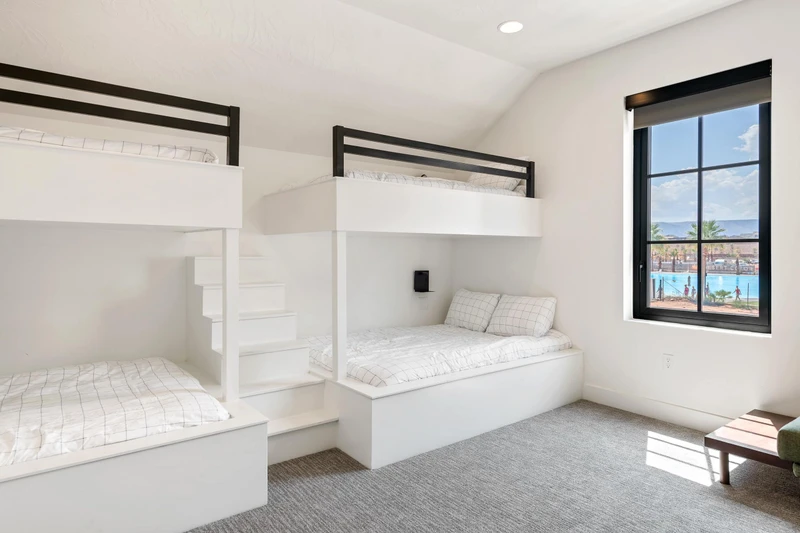 2 Twin/Double Bunks
