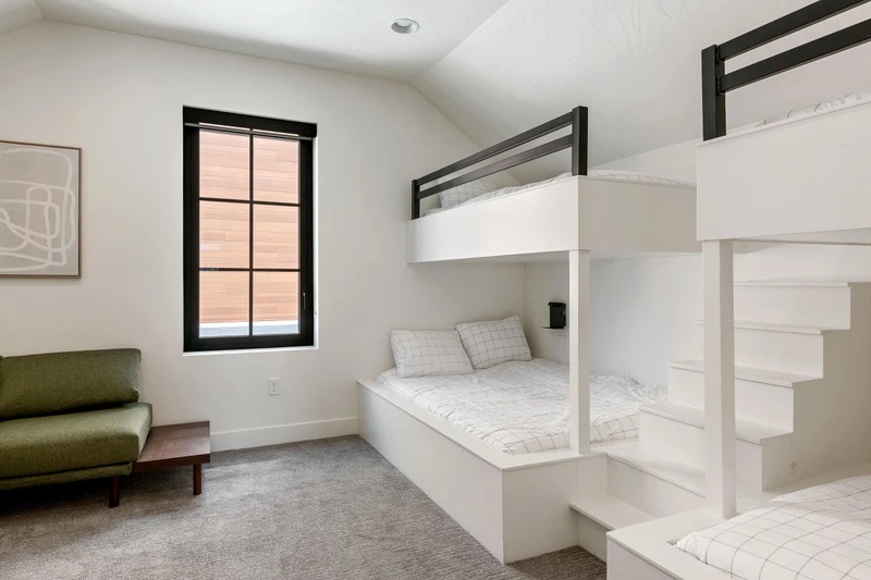 2 Twin/Double Bunks