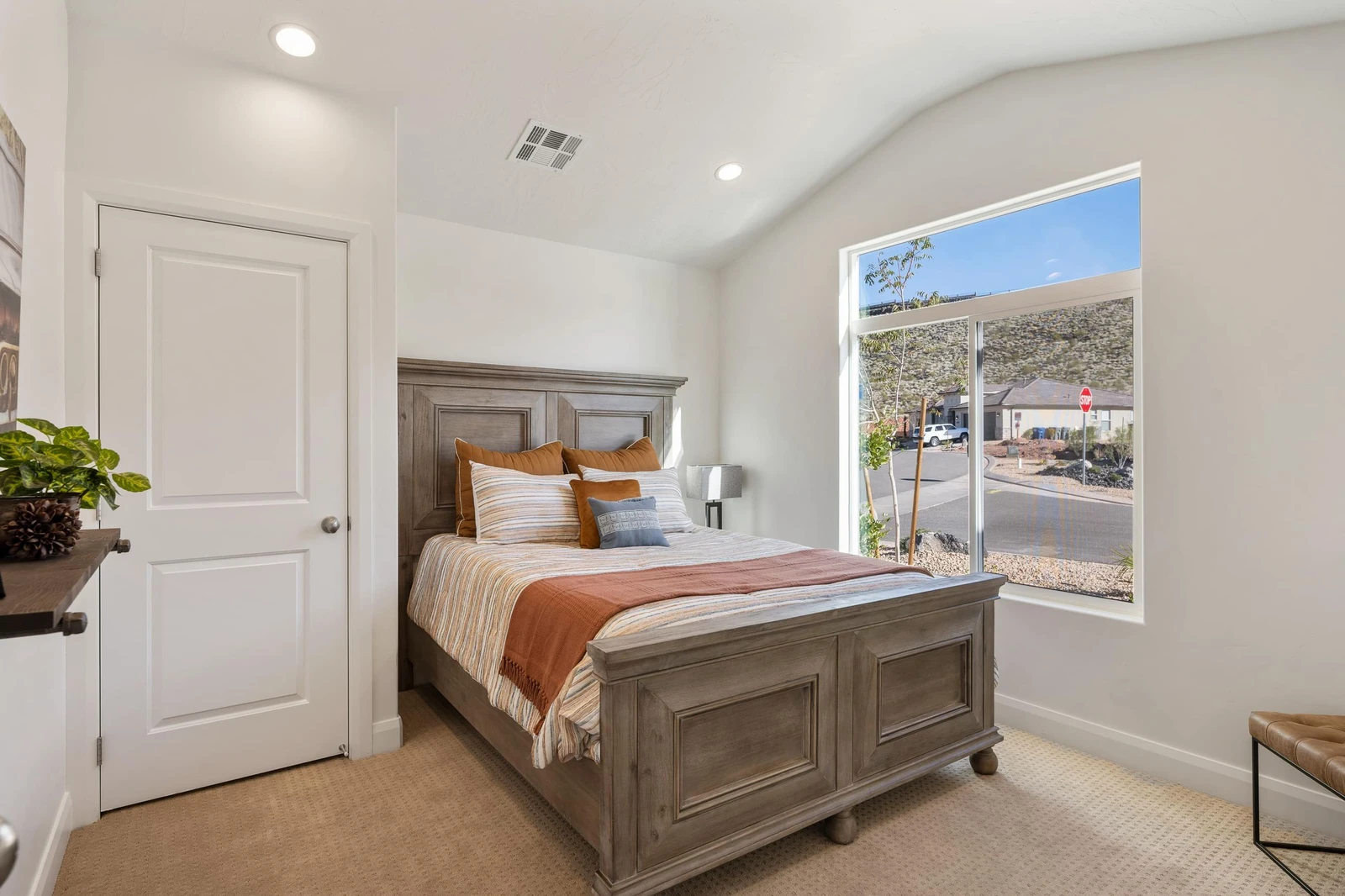 Queen Bedroom