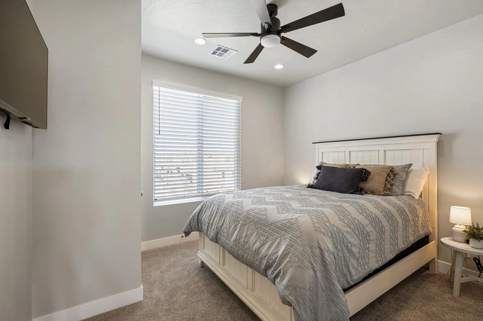 Queen Bedroom