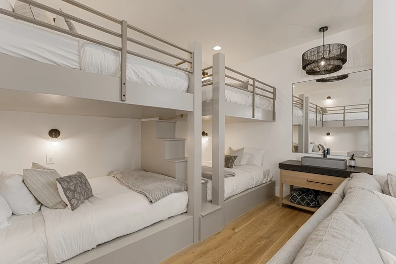 2 Queen/Queen Bunks + Twin/Twin Bunk