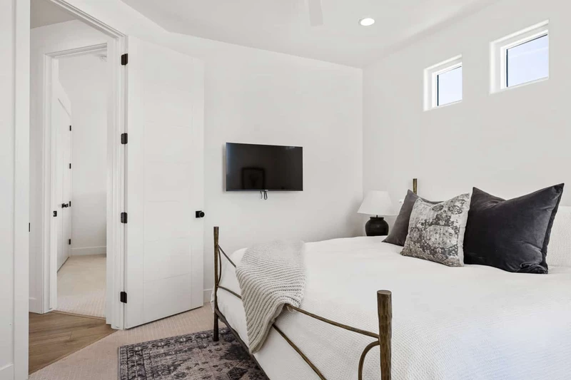 King Bedroom