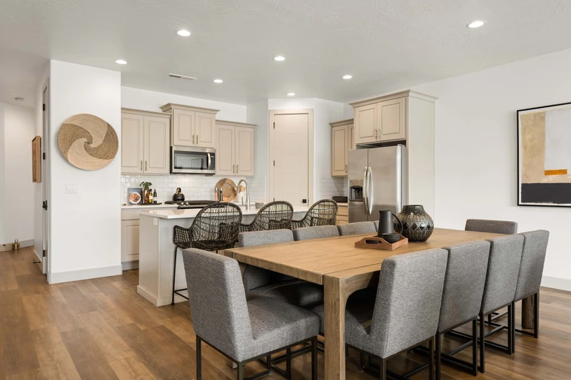 Unit 2 Dining Room / Fully Equipped Kitchen