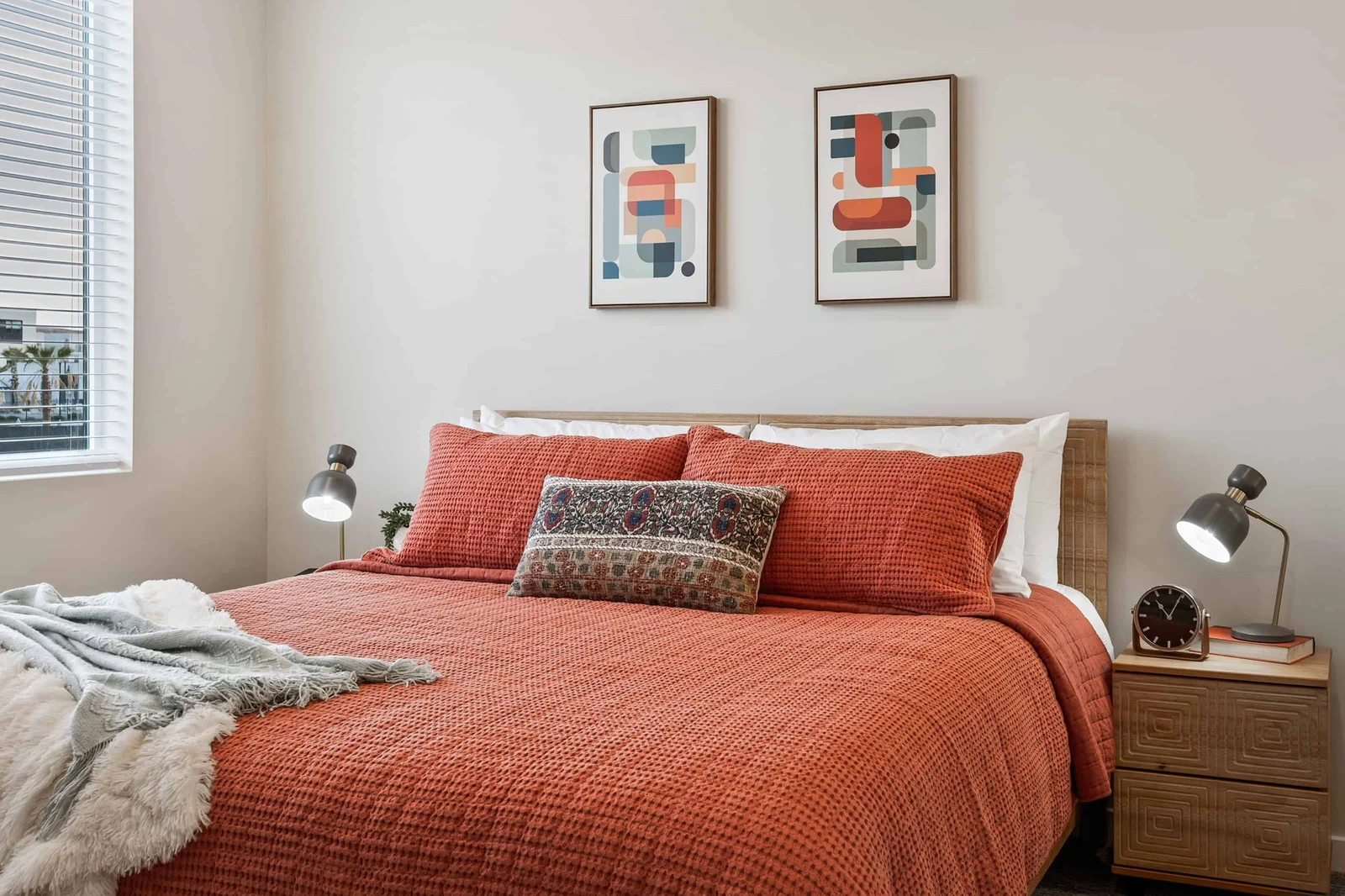 Master King Bed/Private Bathroom with shower