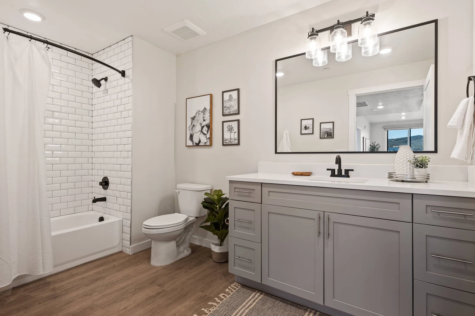 Full Bathroom