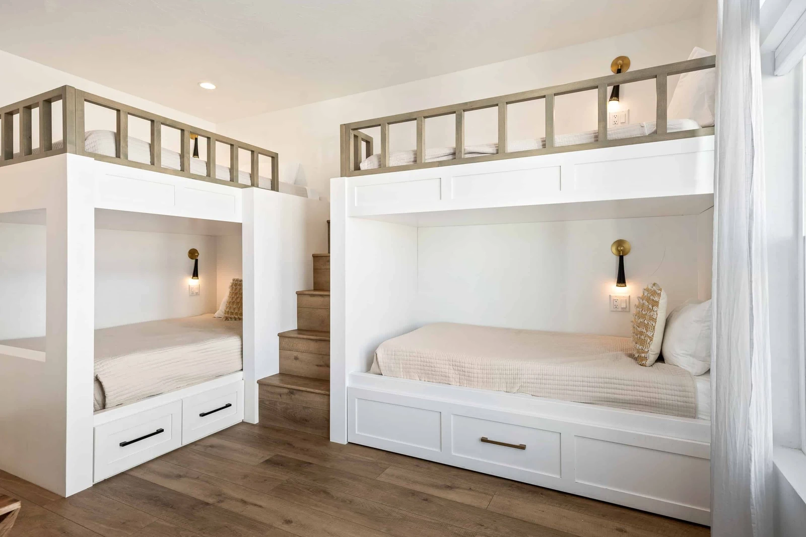 1 Twin/Twin, 1 Queen/Queen, 1Twin Trundle Bunkroom