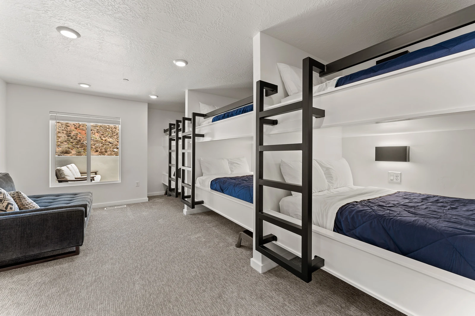 3rd Level Bunk Room (3 Double / Double Bunks)