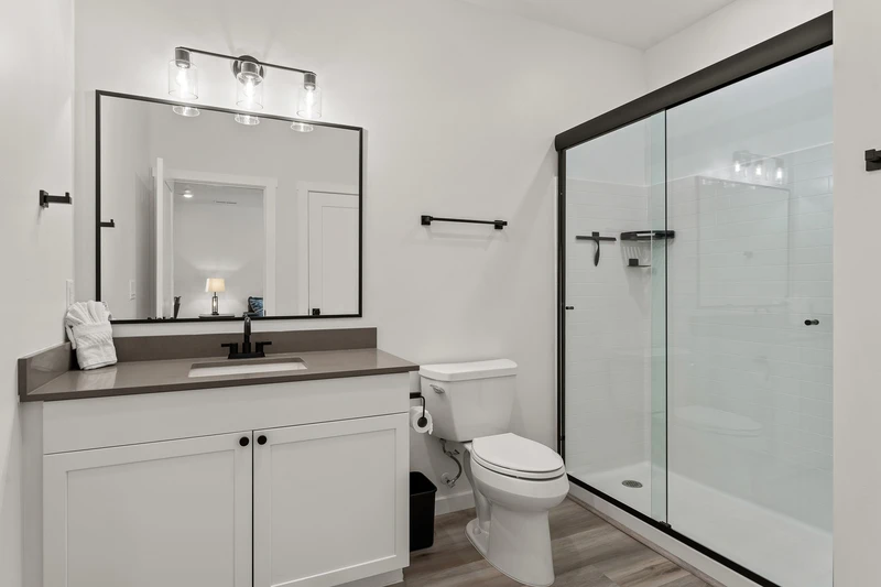 Main Floor Master Bathroom
