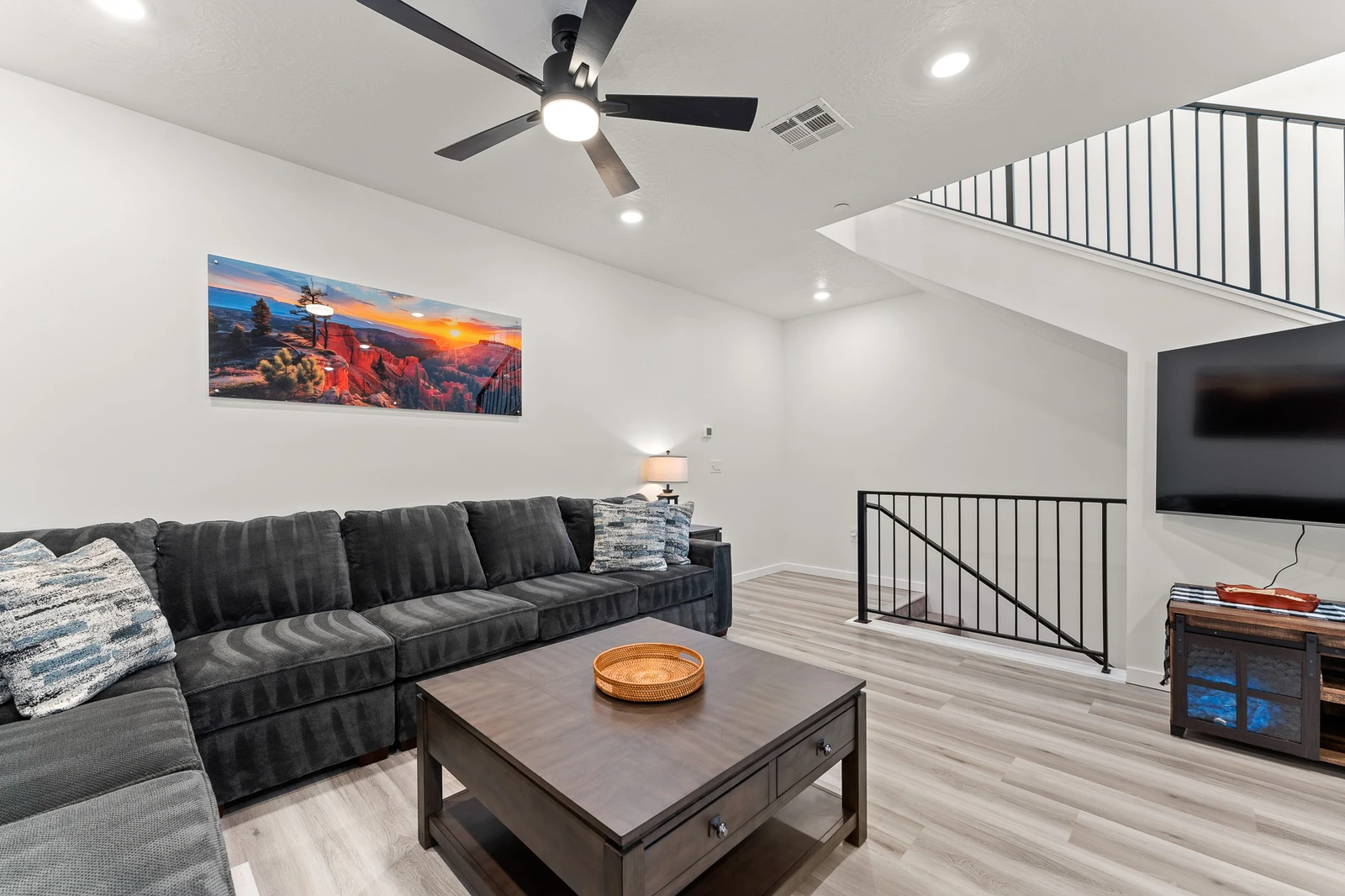 2nd Level Living Area (2 Couch/Lounge Beds)
