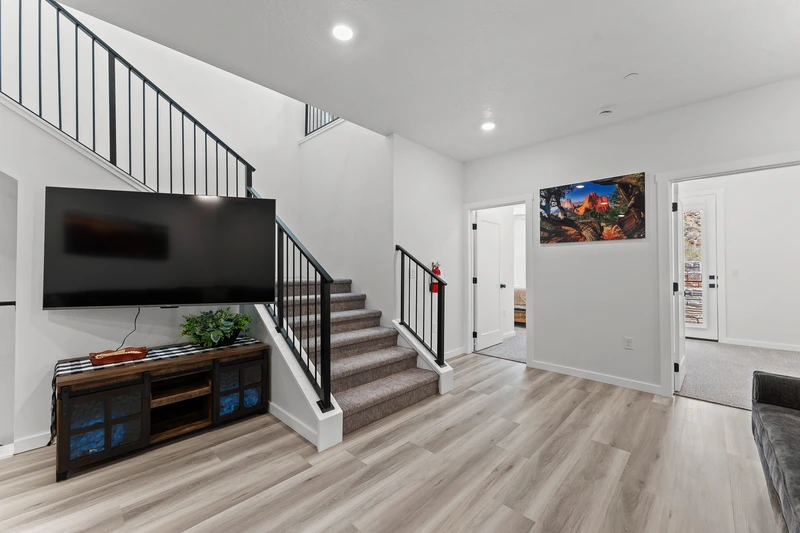 2nd Level Living Area (2 Couch/Lounge Beds)