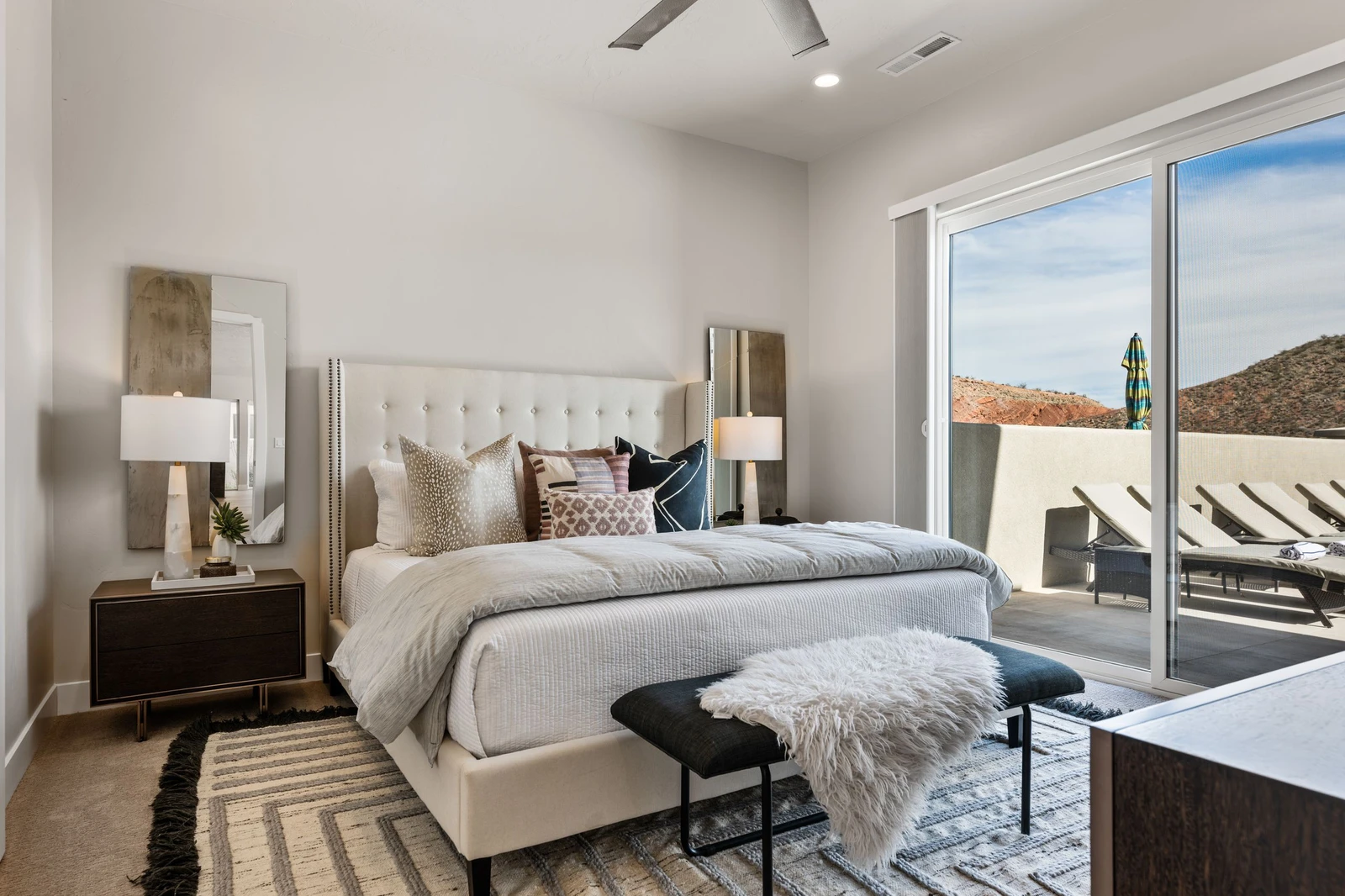 King Bedroom / Attached Bathroom