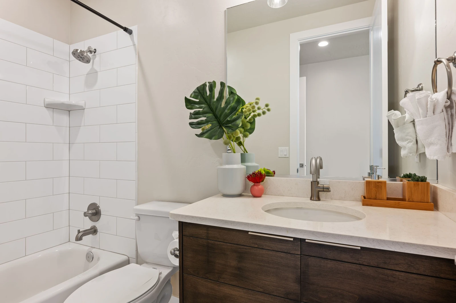 King Bedroom Bathroom