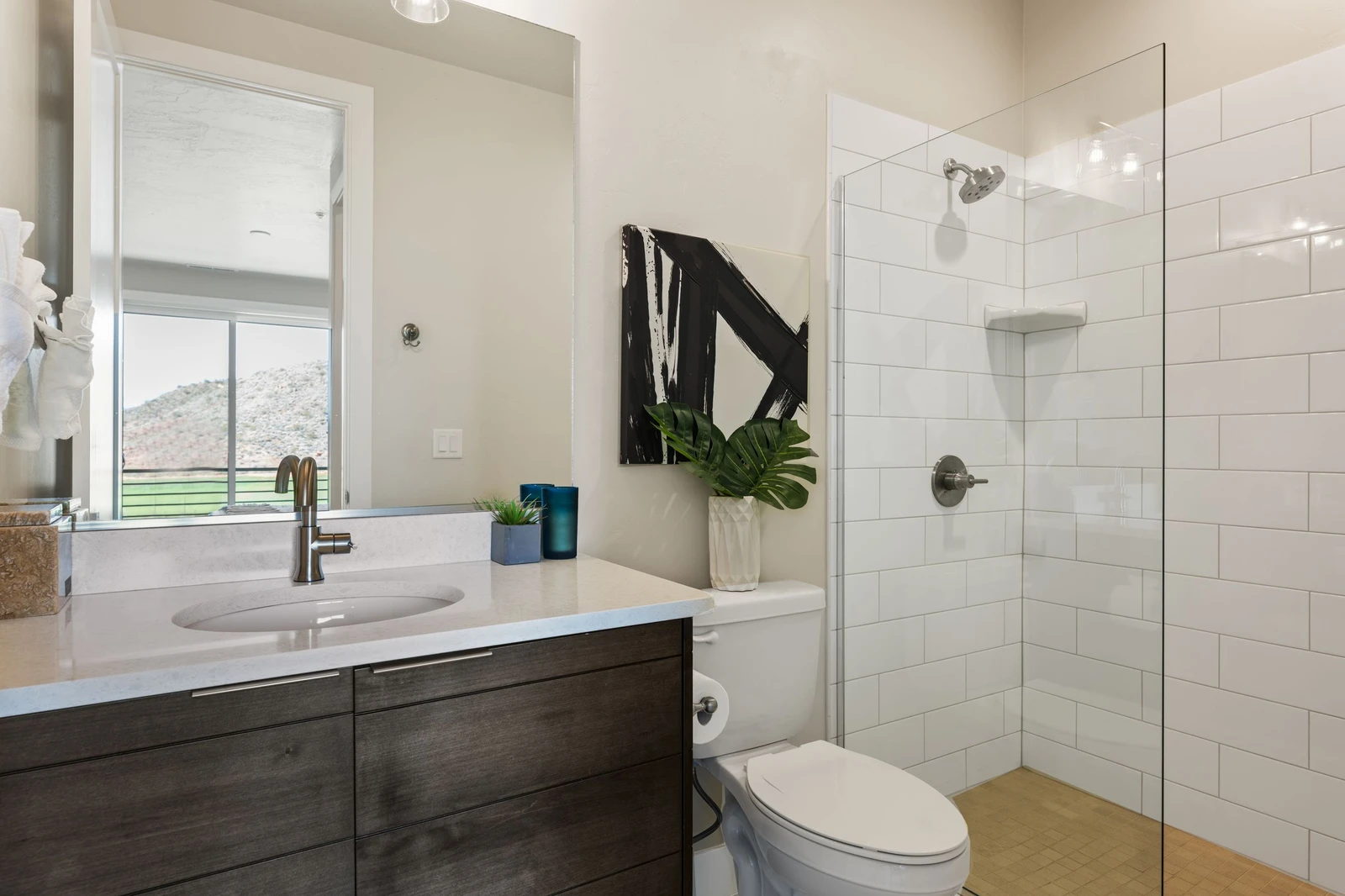 King Bedroom Bathroom