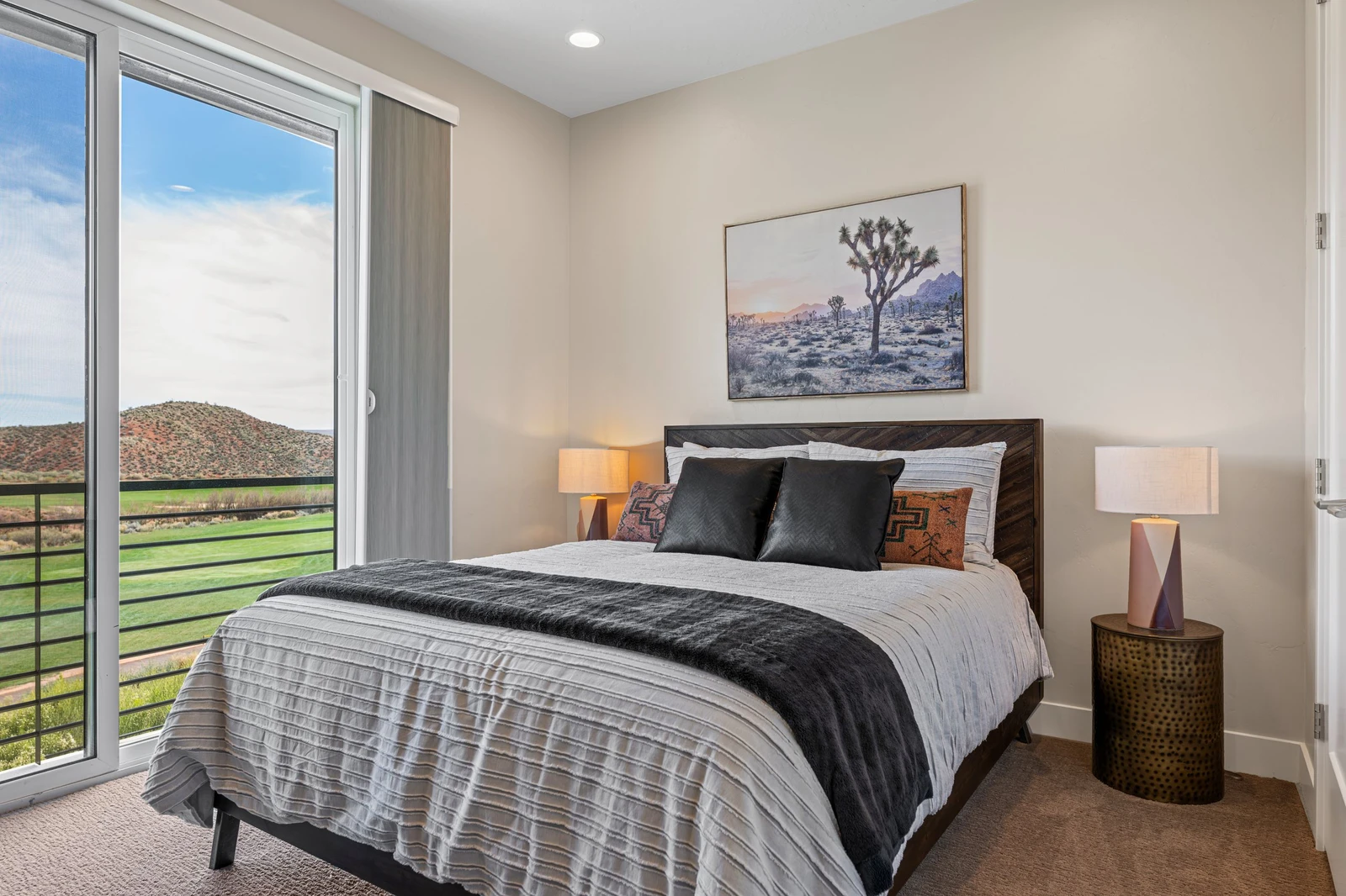 Queen Bedroom / Attached Bath