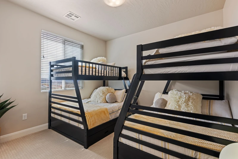 Twin/Full Bunks