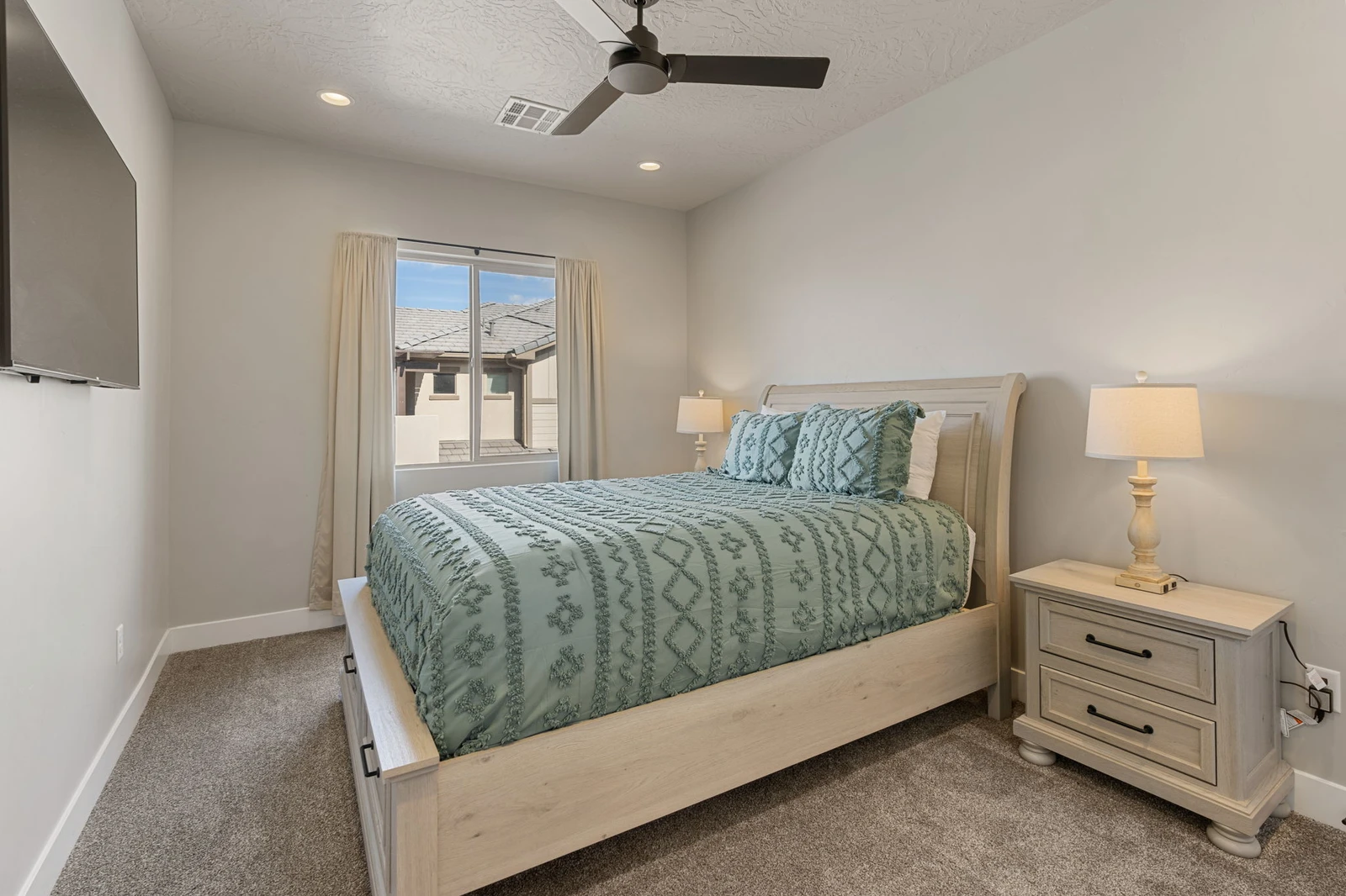 Queen Bedroom