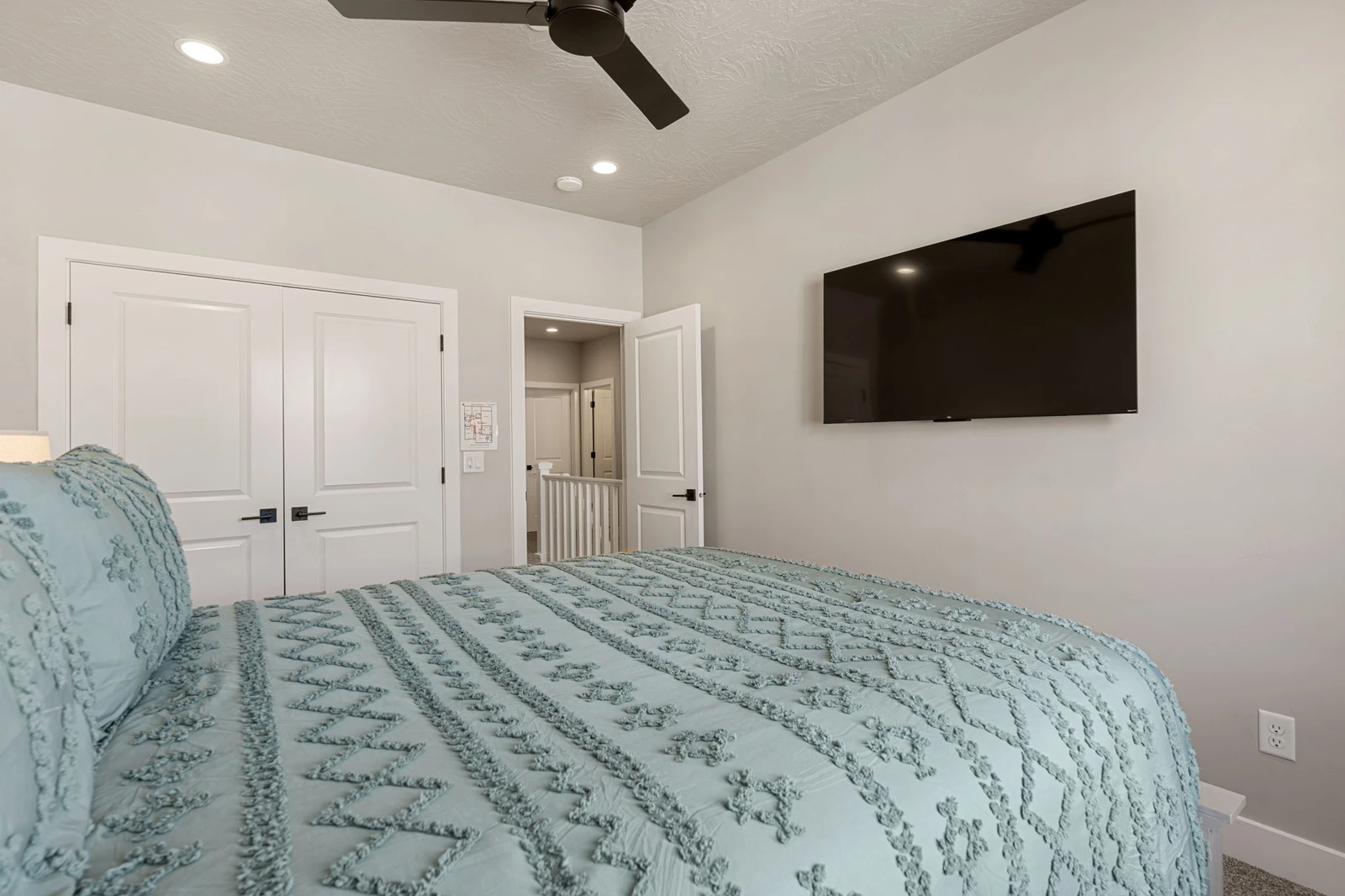 Queen Bedroom