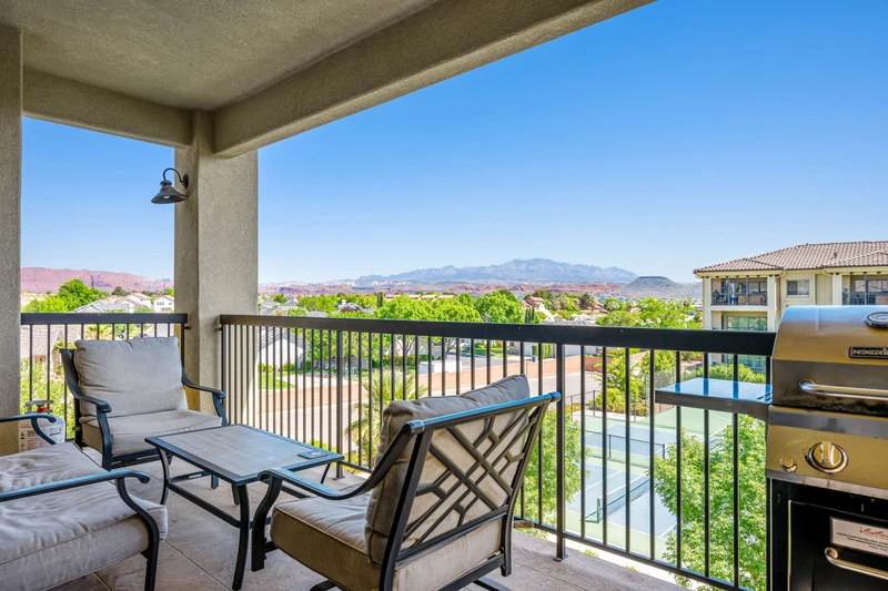 Balcony with Grill