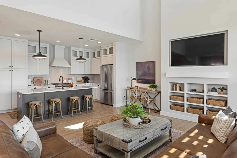 House 2: Living Room/Kitchen
