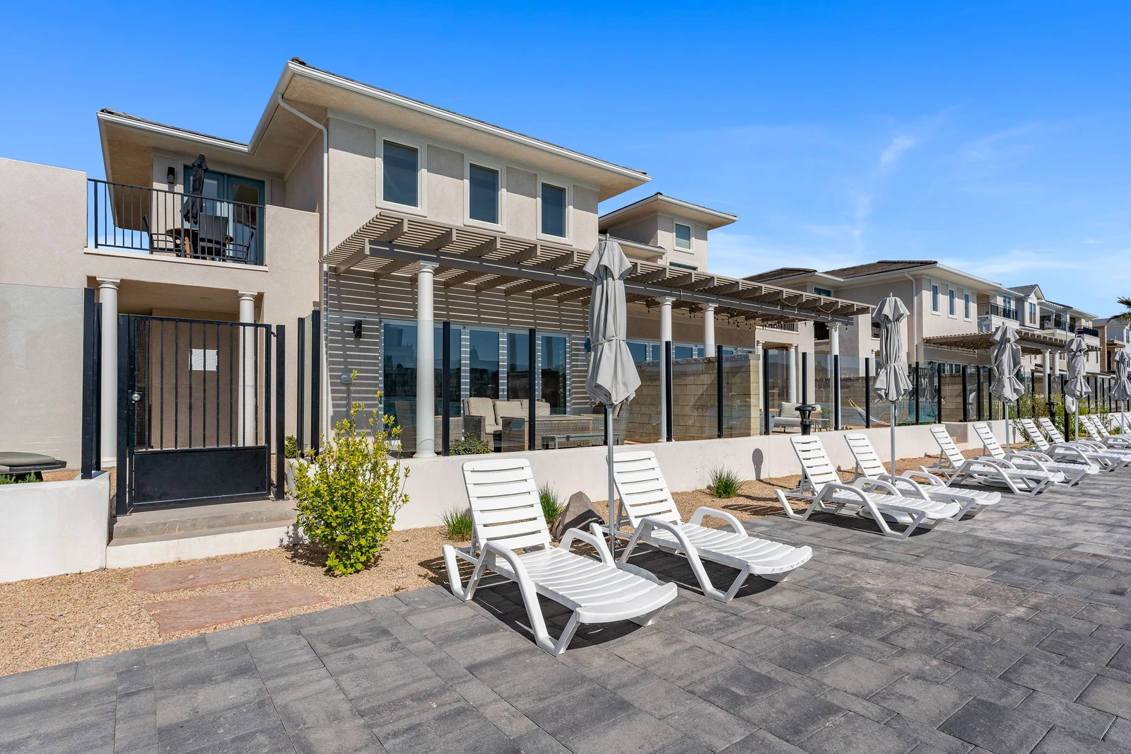 House 2: Private Lagoon Access