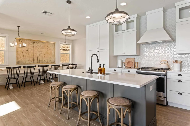 House 2: Fully Equipped Kitchen